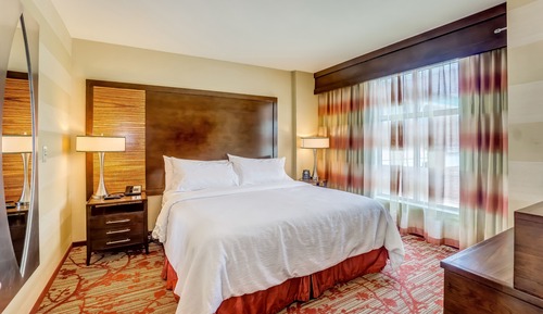 Suite, 1 King Bed, Accessible, Non Smoking