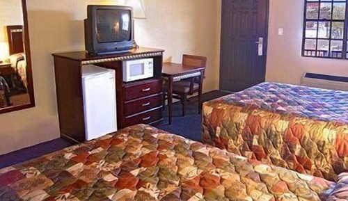 Standard Room, 2 Queen Beds, Non Smoking