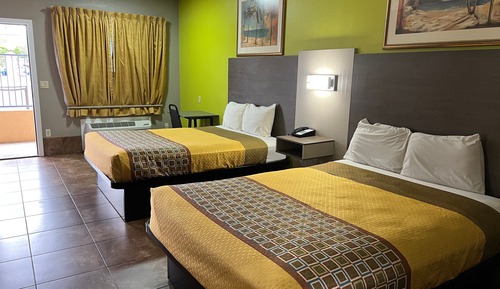 Deluxe Room, 2 Queen Beds, Non Smoking