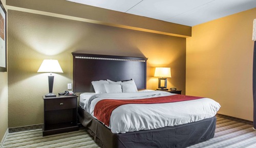 Suite, 1 King Bed, Accessible, Non Smoking