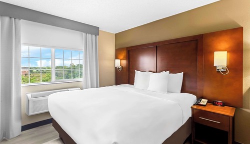 Suite, Jetted Tub