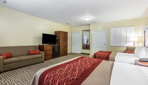 Suite, Multiple Beds, Accessible, Non Smoking (Accessible Tub)