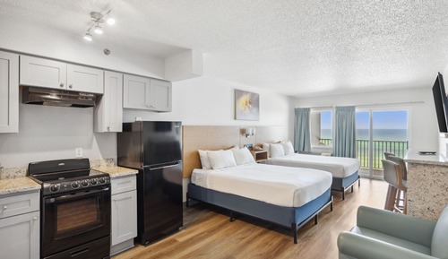 Classic Room, 2 Queen Beds, Kitchen, Beachfront (Split Accommodations)