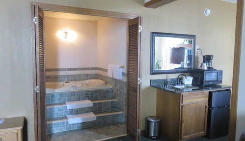 Suite, 1 King Bed, Non Smoking, Hot Tub