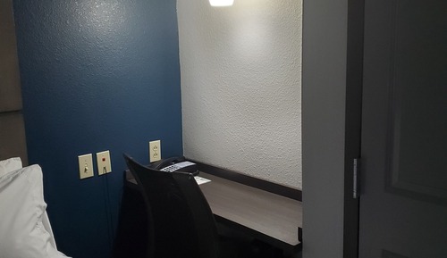 Studio Suite, 1 Queen Bed, Kitchen