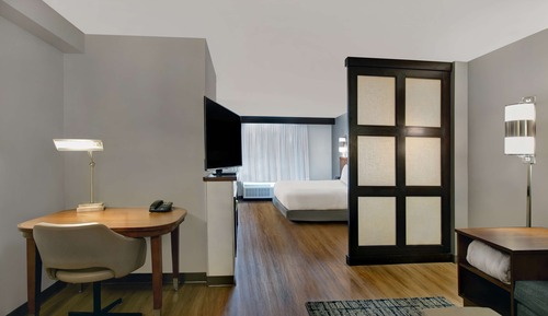 Room, 1 King Bed (High Floor)