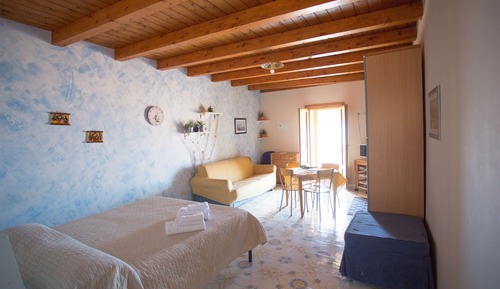 Family Studio, Sea View