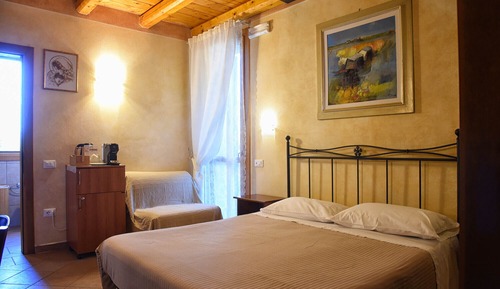 Classic Double or Twin Room, Garden View
