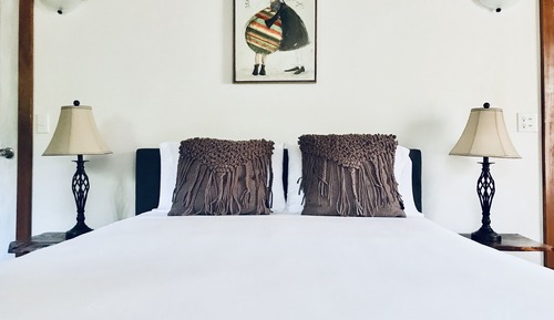 Comfort Room, 1 Queen Bed, Garden View