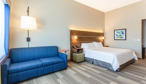 Suite, 1 King Bed, Accessible (Communication, Mobil Roll-In Shower)