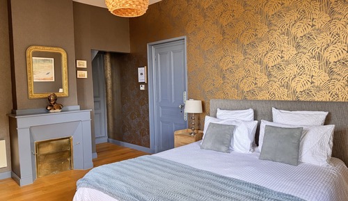 Basic Double Room, Ensuite, Park View