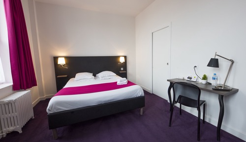 Double Room, 1 Queen Bed