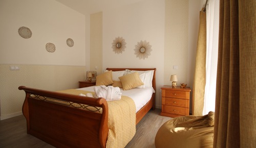 Deluxe Double Room, Pool Access, Mountain View (Sun)
