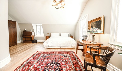Superior Room, 1 King Bed, Mountain View, Annex Building