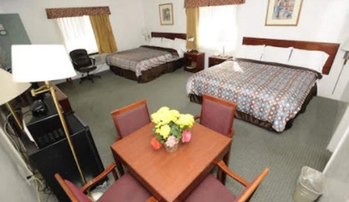 Room (Two King Beds)