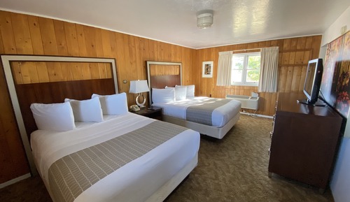 Luxury Double Room, 2 Queen Beds, Non Smoking, Mountain View