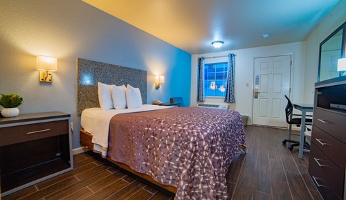 Standard Room, 1 Queen Bed