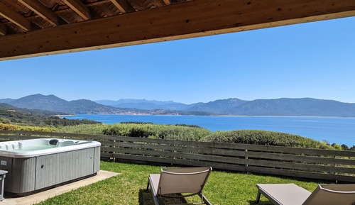3 bedroom villa - sea view - jacuzzi