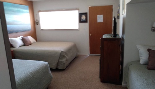 Basic Double Room, Multiple Beds, Non Smoking