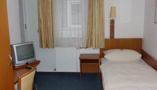 Basic Twin Room