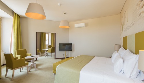 Junior Suite (2 Adults + 2 Children)