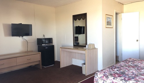 Single Room, 1 Queen Bed
