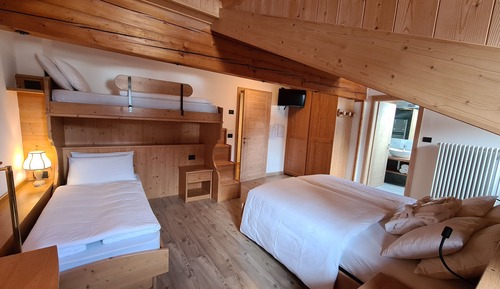 Standard Quadruple Room