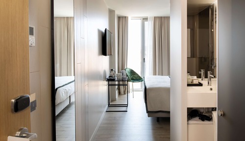 Room (2x2 Family Room)