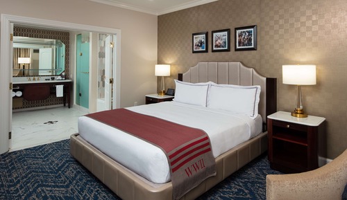 Suite, 1 King Bed (Truman)