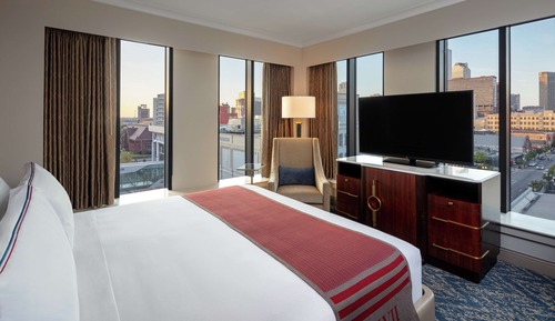 Deluxe Room, 1 King Bed, Corner