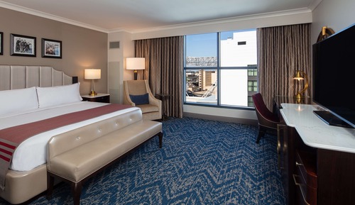 Premium Room, 1 King Bed