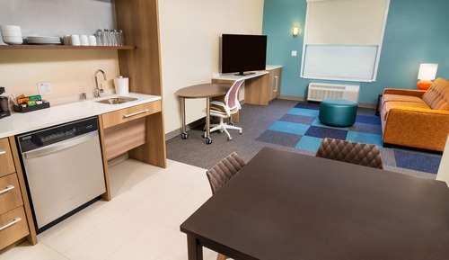Suite, 1 King Bed, Accessible (Hearing)