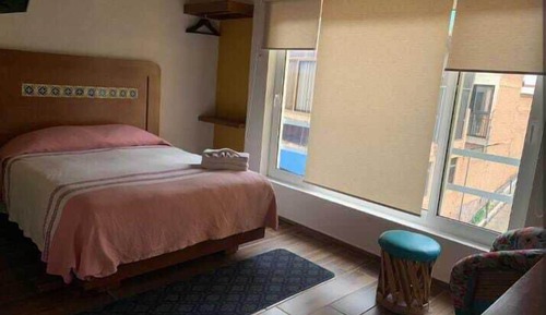 Double Room, 1 Queen Bed