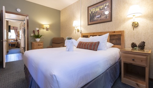 Deluxe Condo, 1 Queen Bed with Sofa bed, Kitchenette