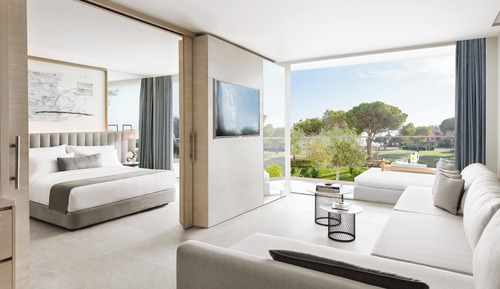 One Bedroom Suite with Private Garden