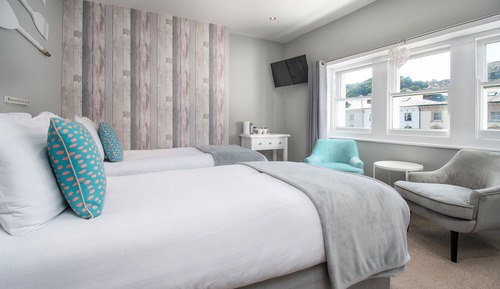 Superior Double or Twin Room, Partial Sea View
