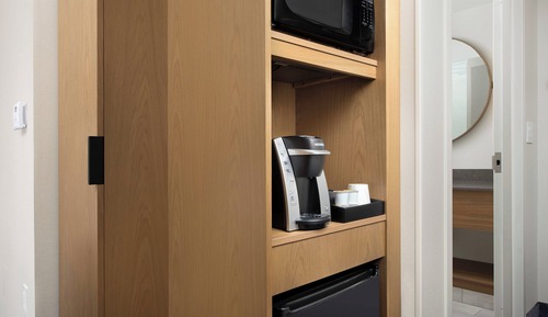Executive Suite, 1 Bedroom (Mobility Accessible, Roll-In Shower)
