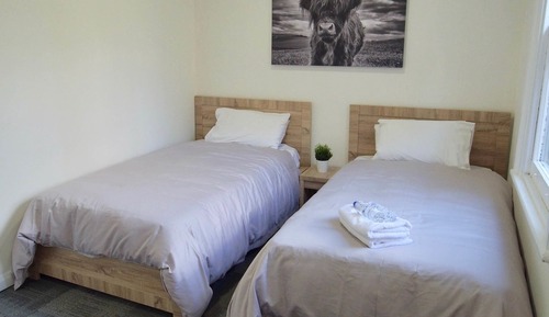 Standard Twin Room, 2 Twin Beds, Shared Bathroom