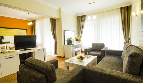 Corner Suite