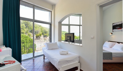 Grand Triple Room, 1 Bedroom, Mountain View