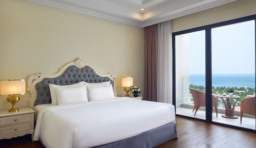 Deluxe Room, 1 King Bed, Ocean View