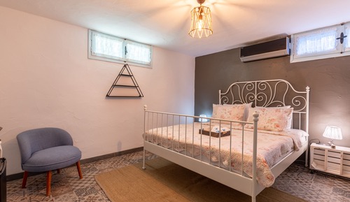 Economy Room, Basement Floor