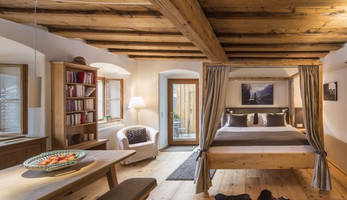 Deluxe Suite, Fireplace, Lake View