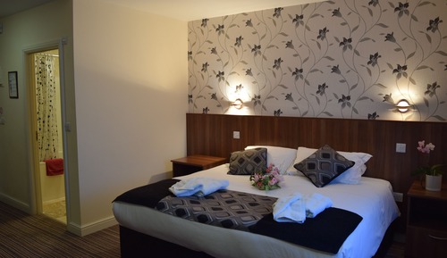 Deluxe Double Room, Bathtub