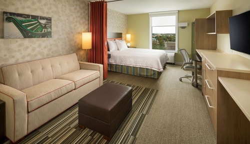 Studio, 1 Queen Bed, Accessible, Non Smoking (Mobility & Hearing, Roll-in Shower)