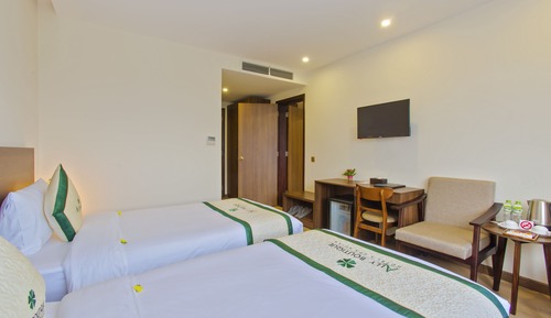 Connecting Room