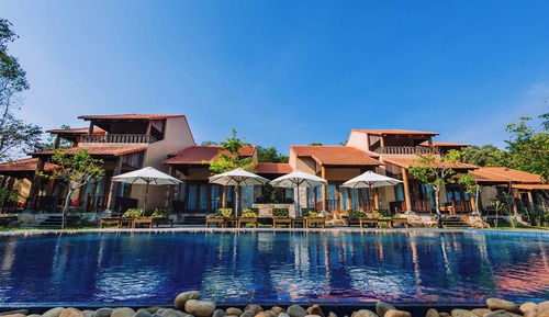 Beachfront Sharing Pool Villa - Afternoon Tea & Airport transfer
