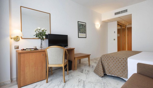 Double Room, Pool View (2 extra beds 3 adults and 1 child)
