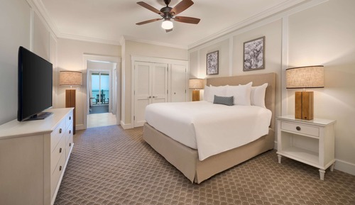 Club Suite, 1 King Bed with Sofa bed (Club Floor Ocean Club)
