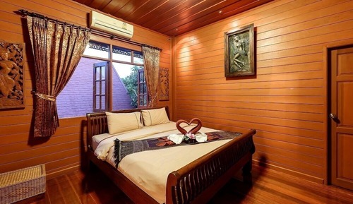 1 King Beds 1 Bedroom - Poolside